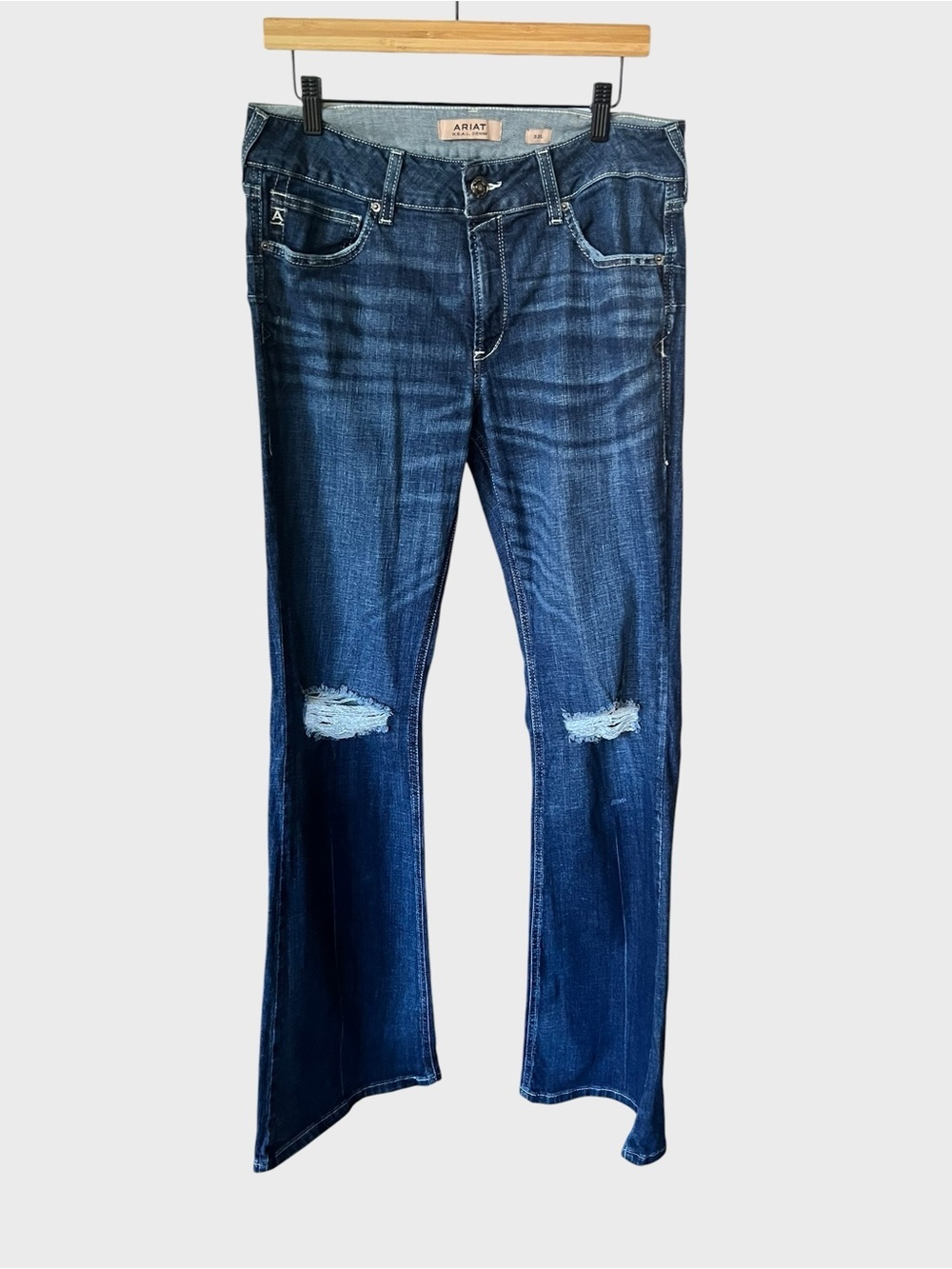 ARIAT women’s Dark Blue Denim Jeans - Classic Fit